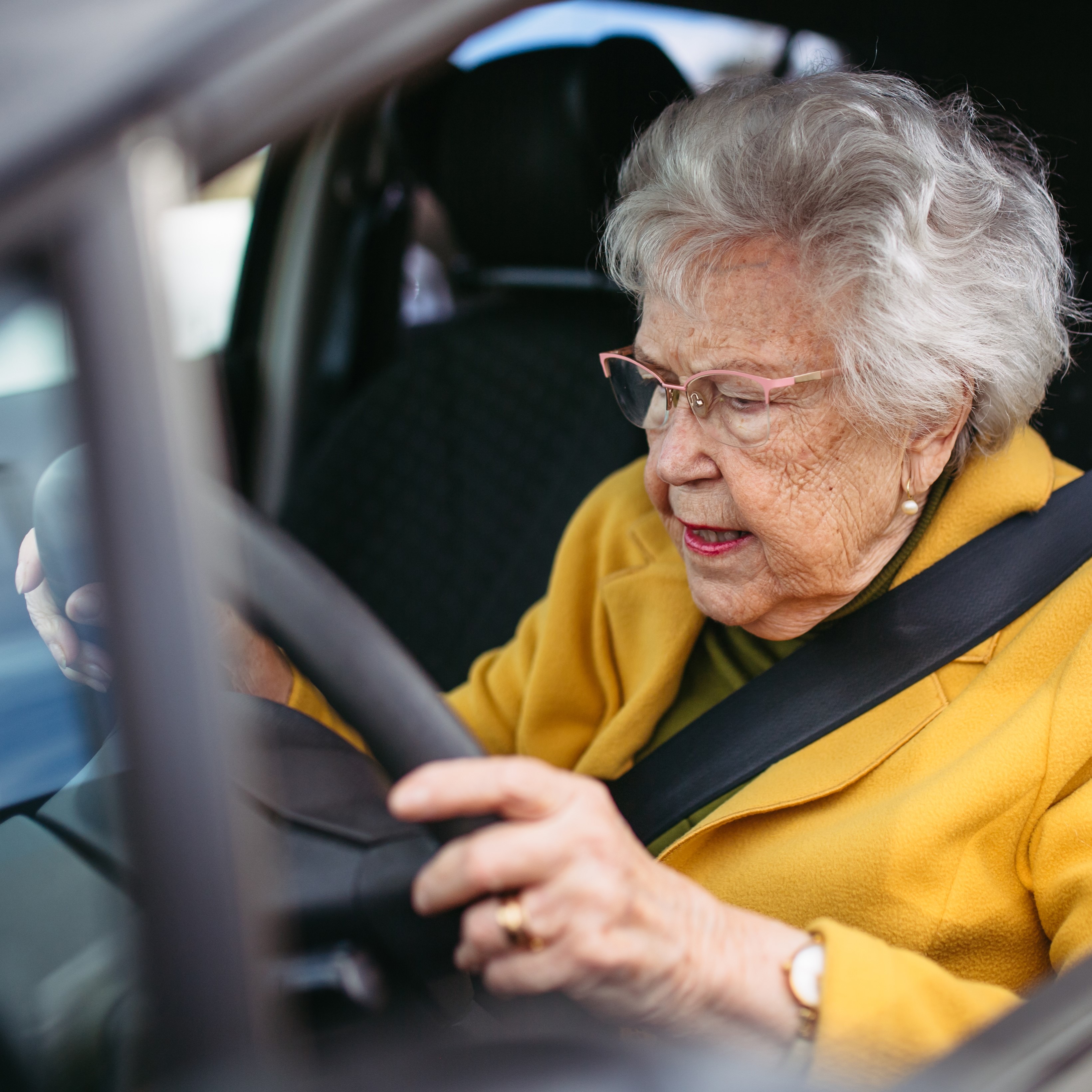 Balancing Independence and Safety in Elderly Driving - Featured Image
